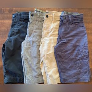 4 pairs of Lee light weight cargo shorts.